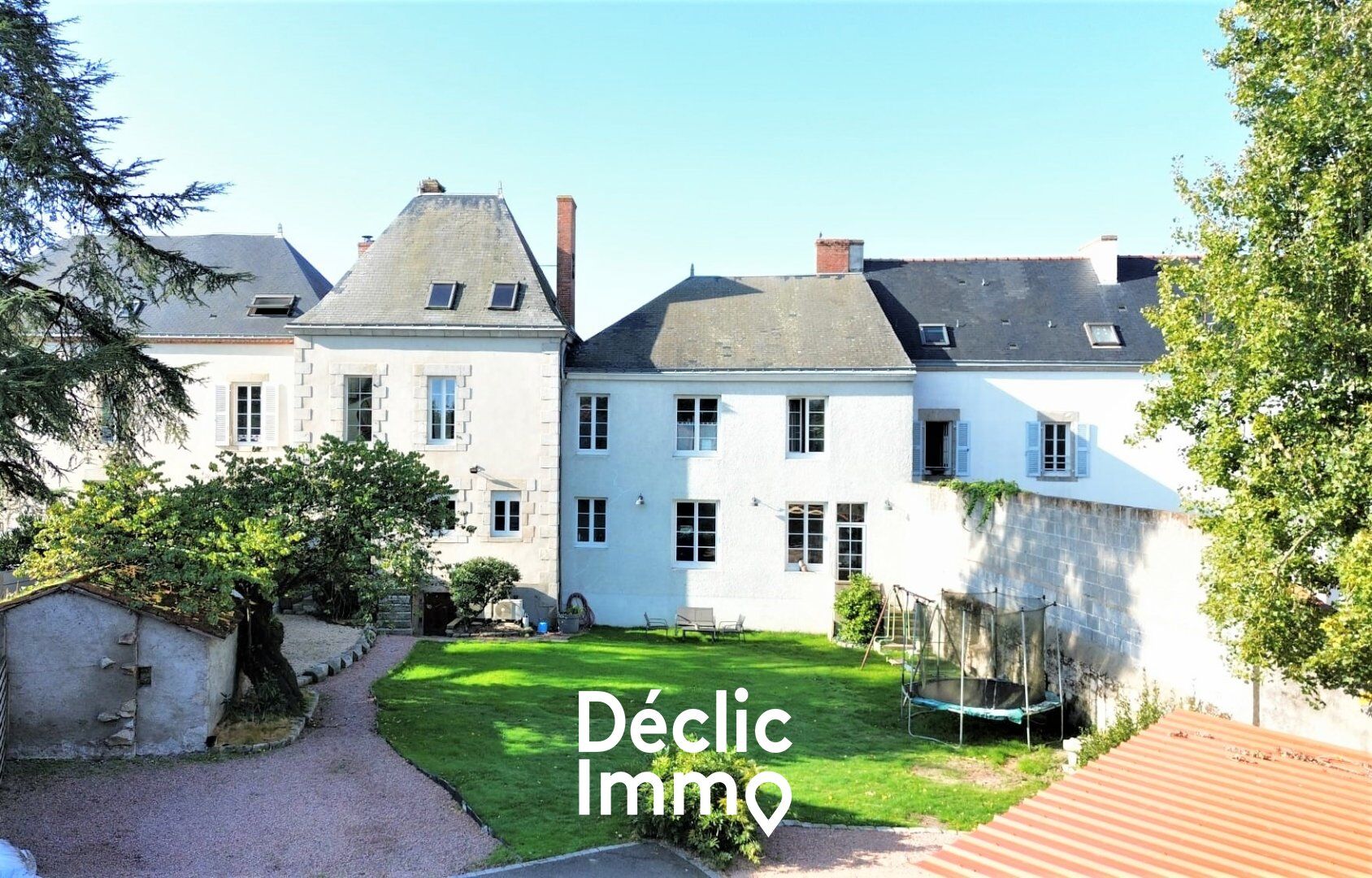 Villa / Maison  T10 à vendre Lucs-sur-Boulogne (Les) 85170