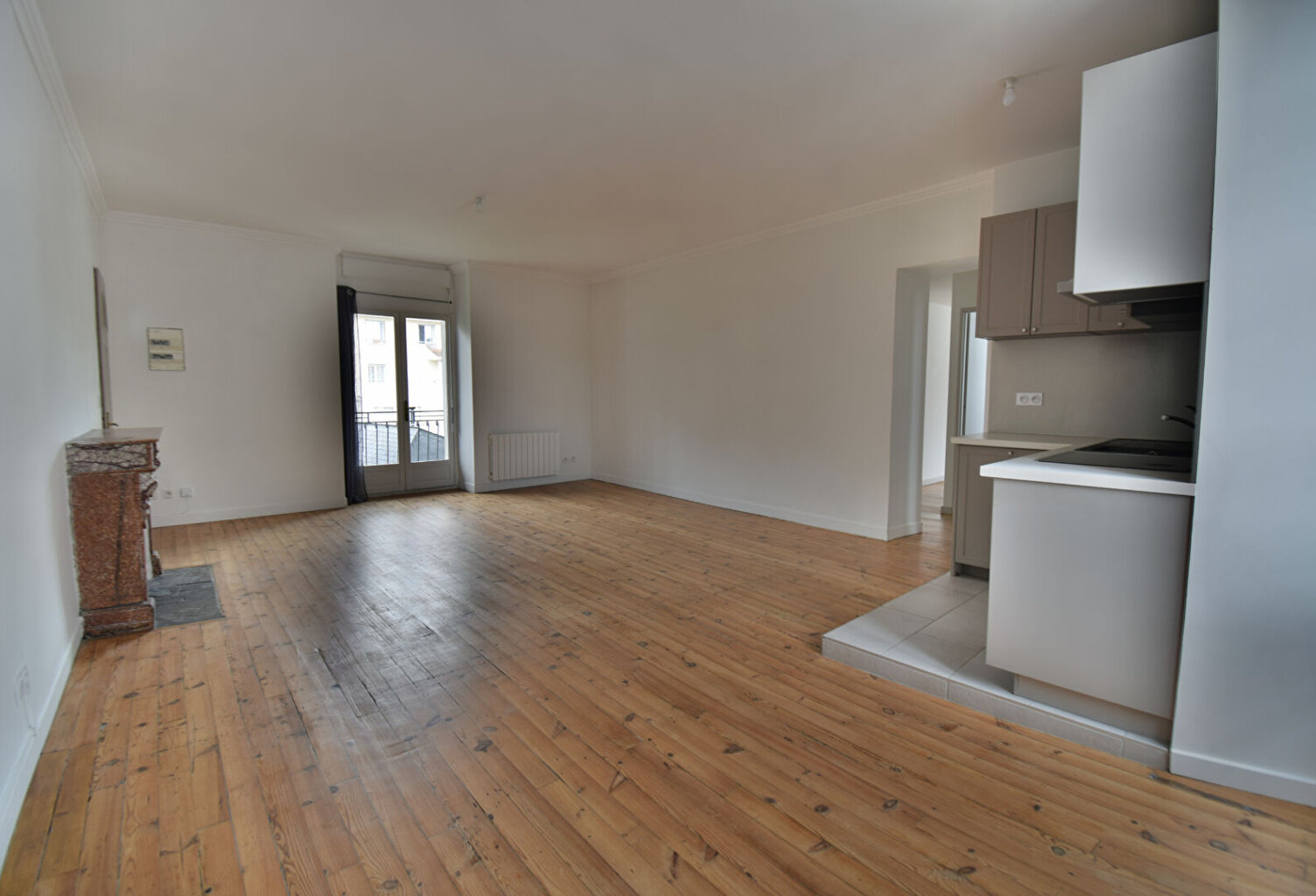 - Appartement T3 Rénové avec Terrasse Rooftop - Centre-ville ... — photo 1