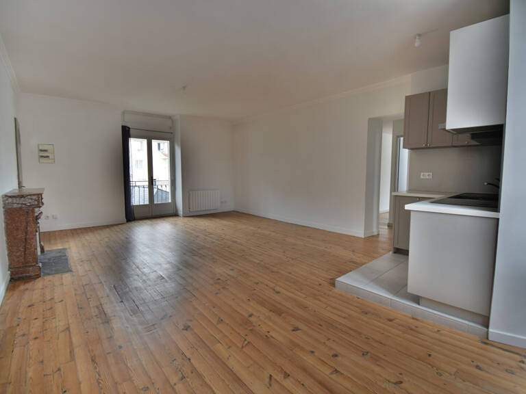 - Appartement T3 Rénové avec Terrasse Rooftop - Centre-ville ... — photo 1