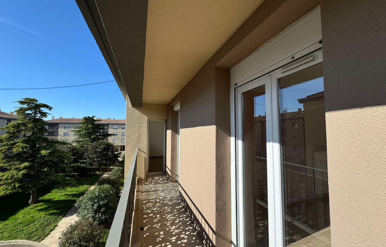 appartement 4 pièces 70 m2 à louer à Saint-Paul-Trois-Châteaux (26130)