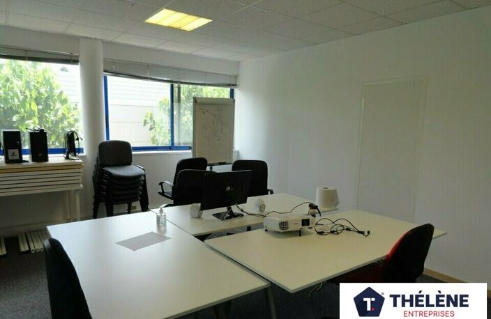 BUREAUX à LOUER — photo 2