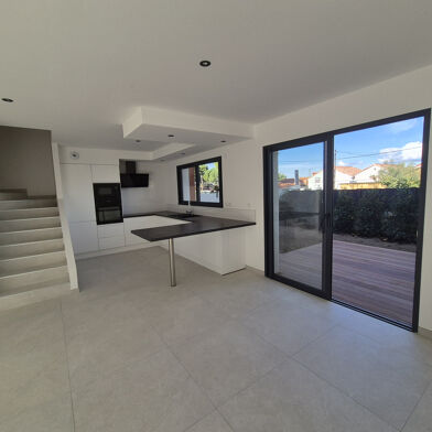 Maison 4 pièces 399000 €