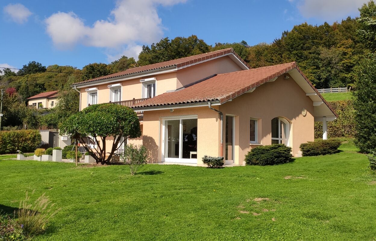 maison 8 pièces 161 m2 à vendre à Bévenais (38690)