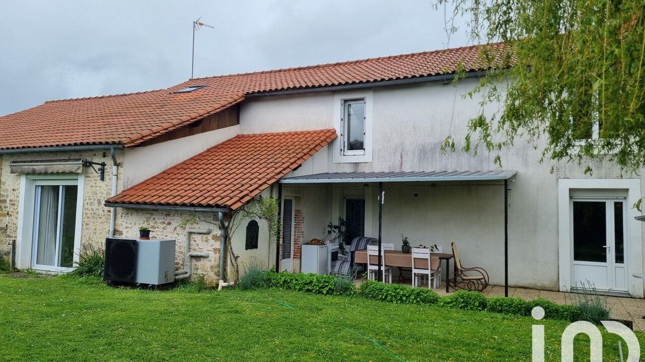 maison 6 pièces 198 m2 à vendre à Sainte-Hermine (85210)