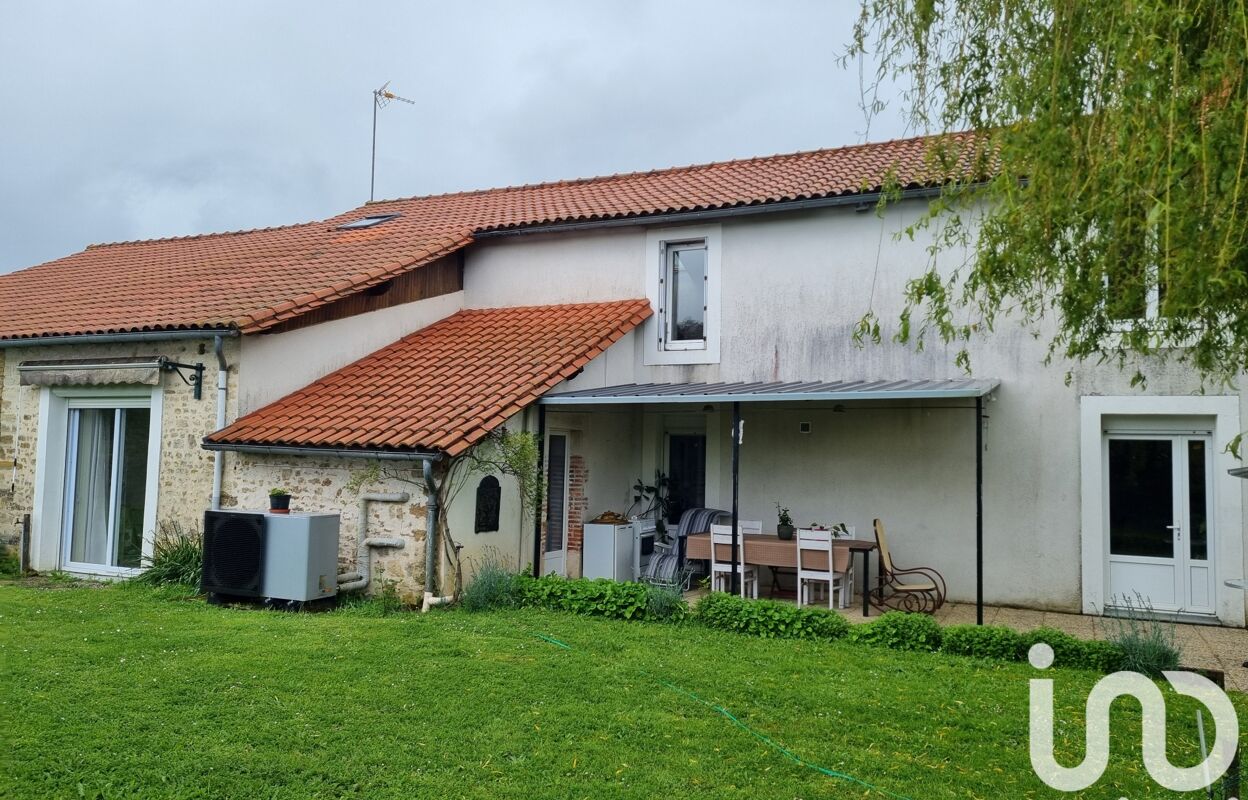 maison 6 pièces 198 m2 à vendre à Sainte-Hermine (85210)