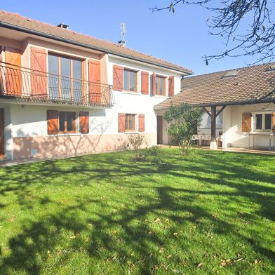 Maison 7 pièces 308 m²