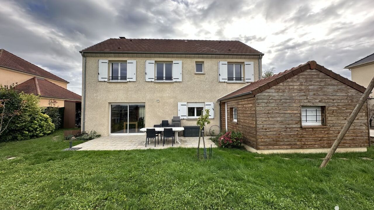 maison 8 pièces 161 m2 à vendre à Vaux-le-Pénil (77000)