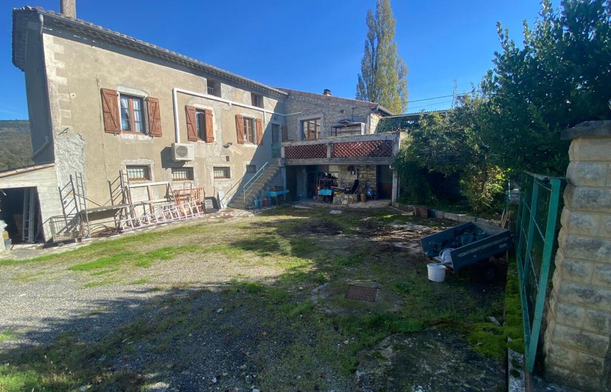 maison 5 pièces 235 m2 à vendre à Saint-Jean-le-Centenier (07580)