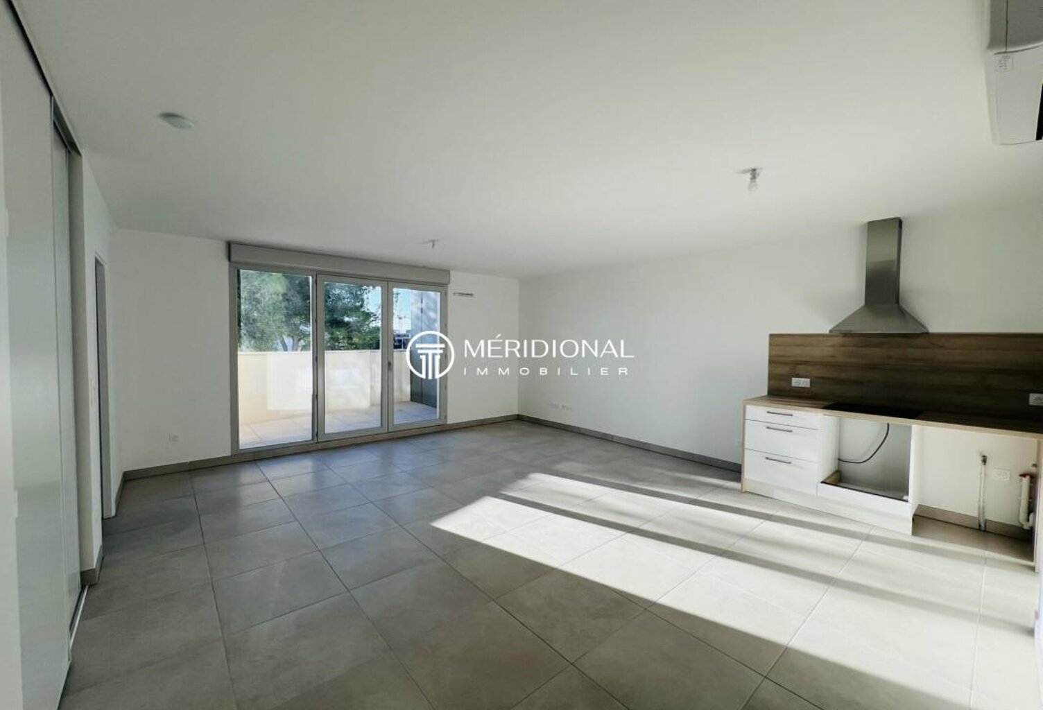 DERNIER ETAGE - T3 - PARKING - TERRASSE — photo 1