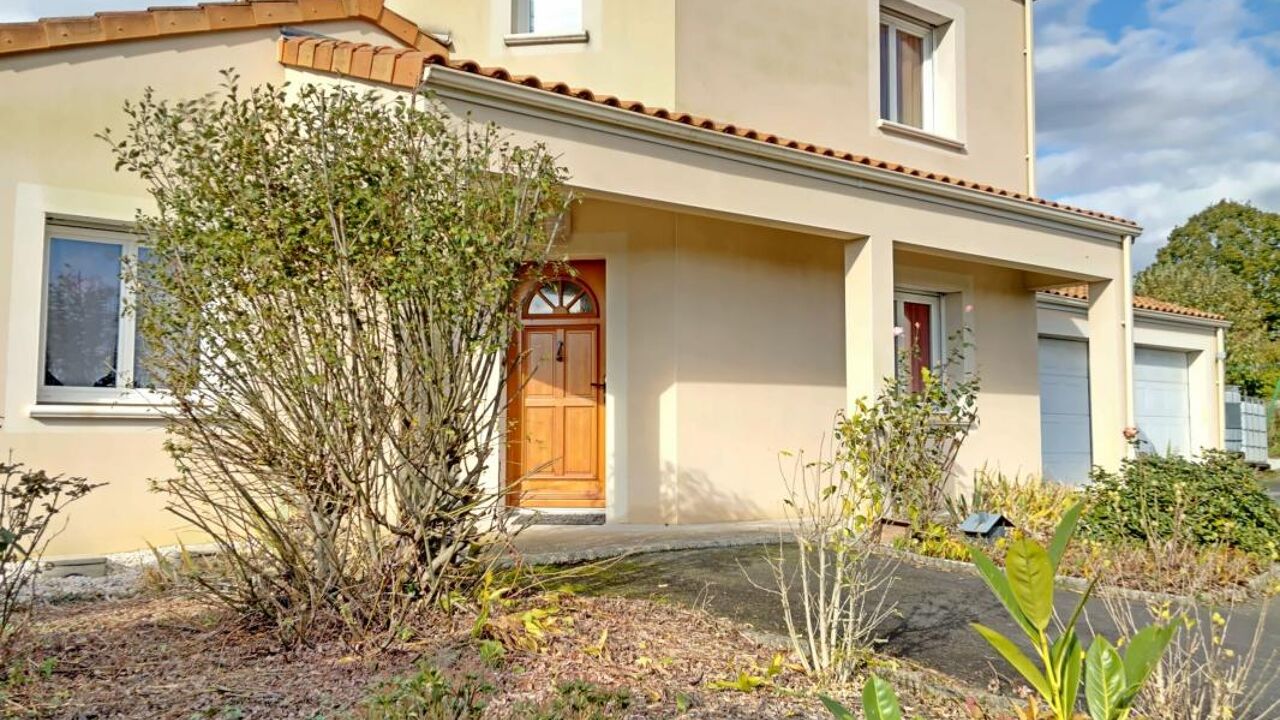 maison 6 pièces 149 m2 à vendre à Mauléon (79700)