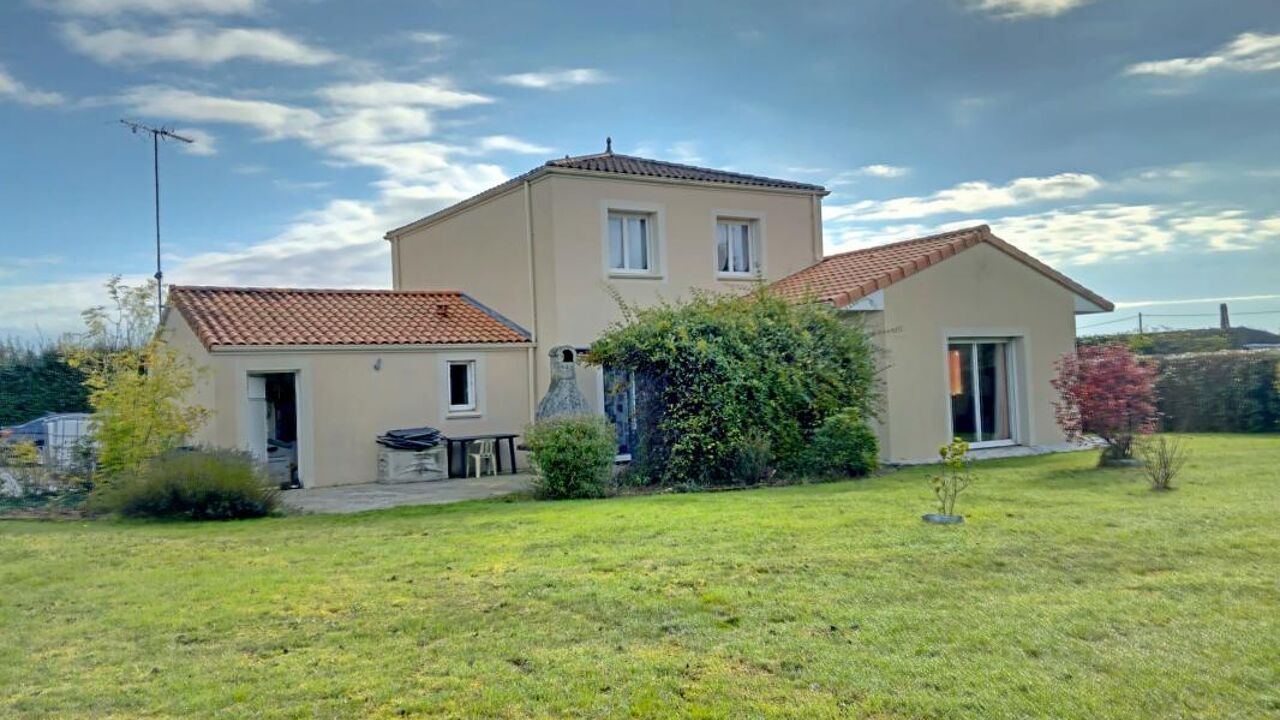 maison 6 pièces 149 m2 à vendre à Mauléon (79700)