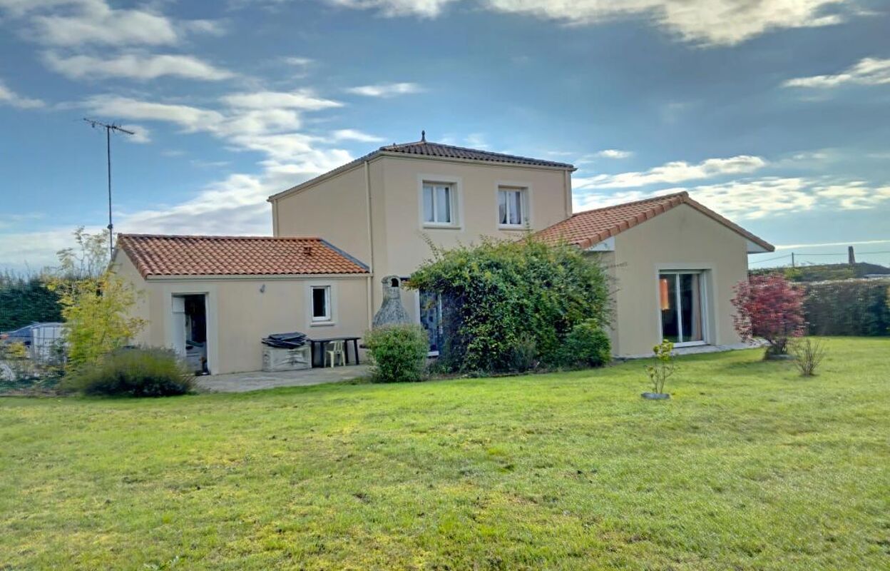 maison 6 pièces 149 m2 à vendre à Mauléon (79700)