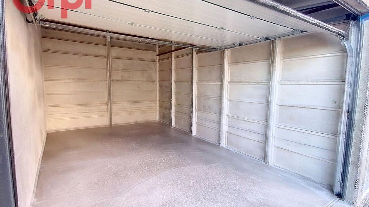 garage  pièces 17 m2 à louer à Monnaie (37380)