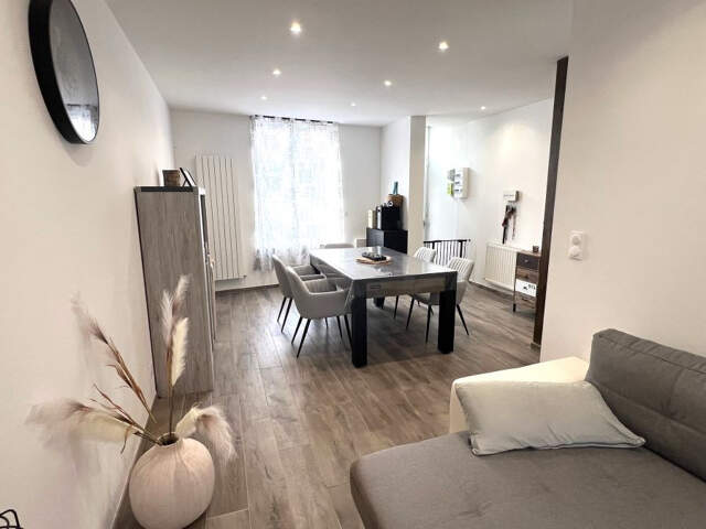 Maison semi individuelle entièrement rénové avec gout ! Proc — photo du bien