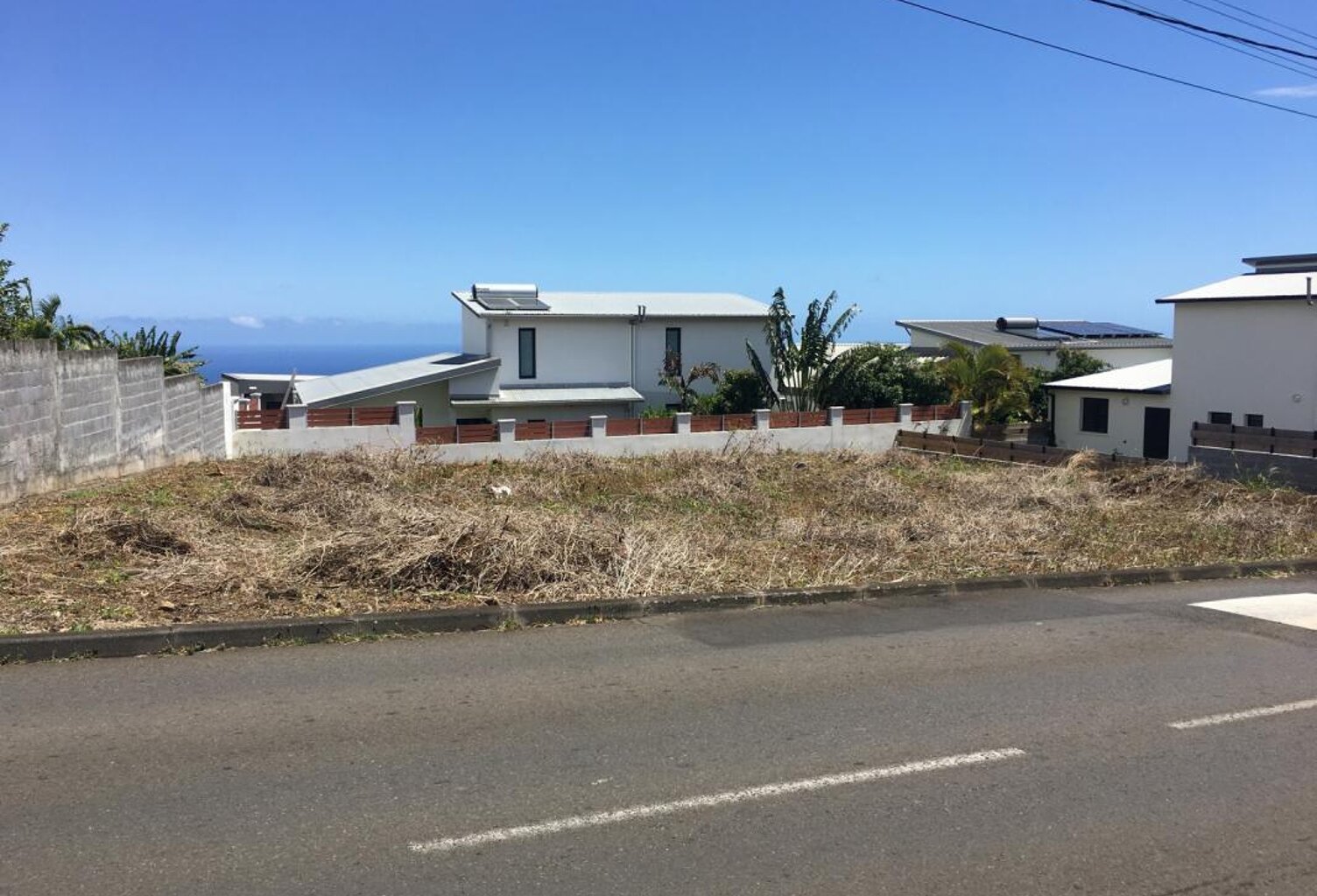 A VENDRE TERRAIN 463M2 MONT VERT LES BAS — photo 1