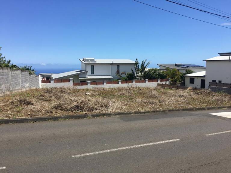 A VENDRE TERRAIN 463M2 MONT VERT LES BAS — photo 1