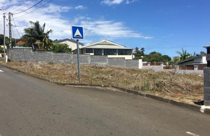 A VENDRE TERRAIN 463M2 MONT VERT LES BAS — photo 2