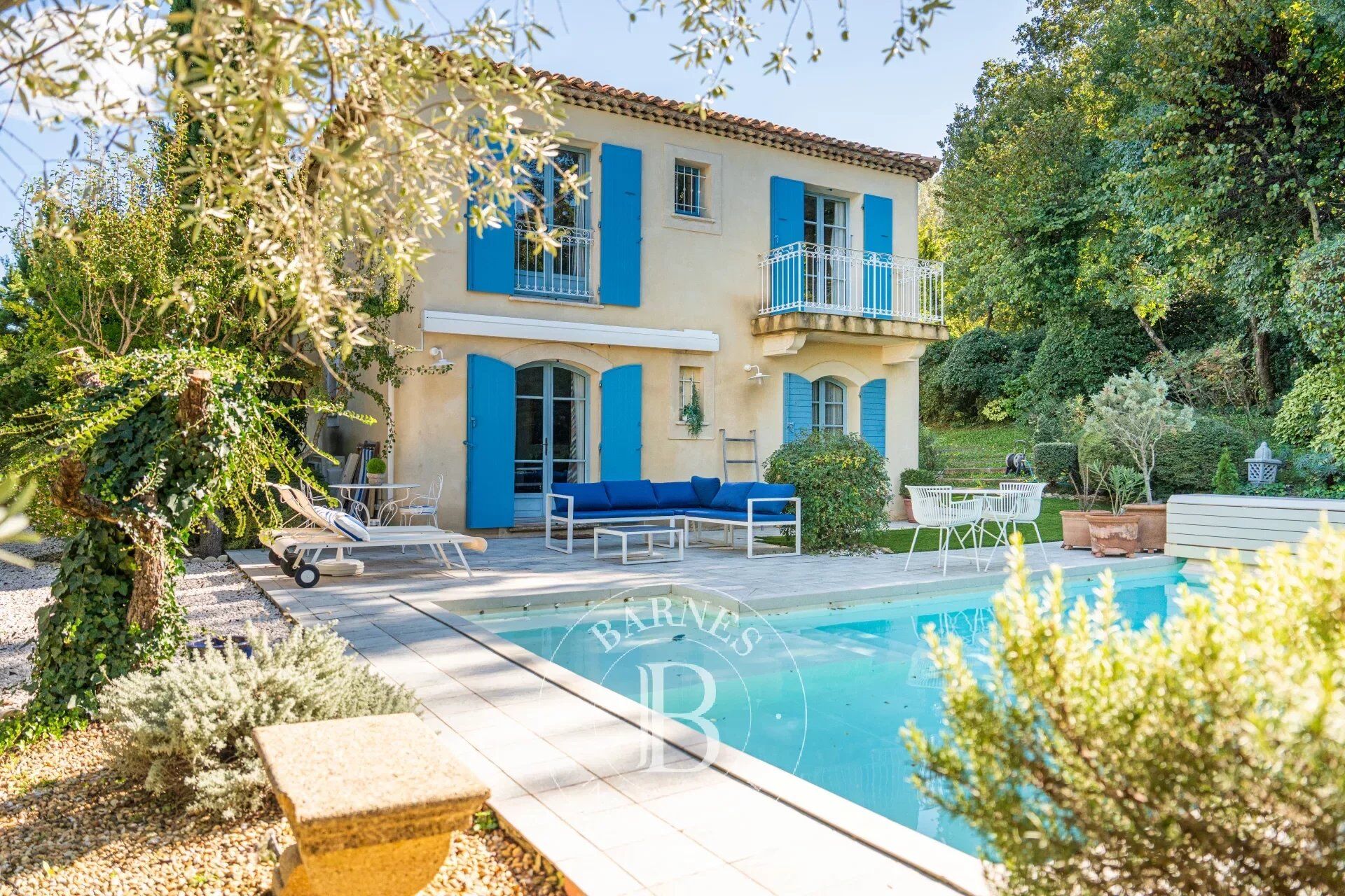 Villa / Maison 6 pièces  à vendre Aix-en-Provence 13100