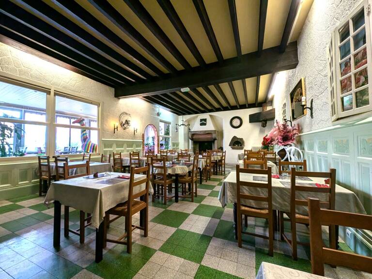 Activité commerciale HOTEL-RESTAURANT Murs et Fonds — photo 1