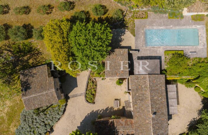 Luberon, superbe mas sur 1,5 hectares — photo 2