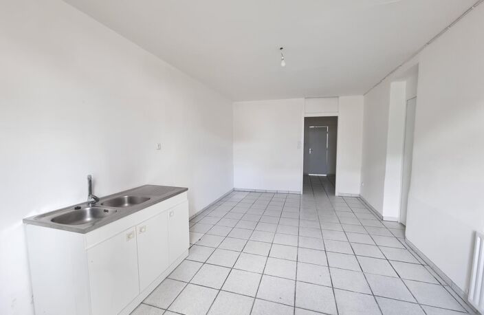 Vente appartement 4 pièces 83 m² Rive-de-Gier (42800) — photo 2