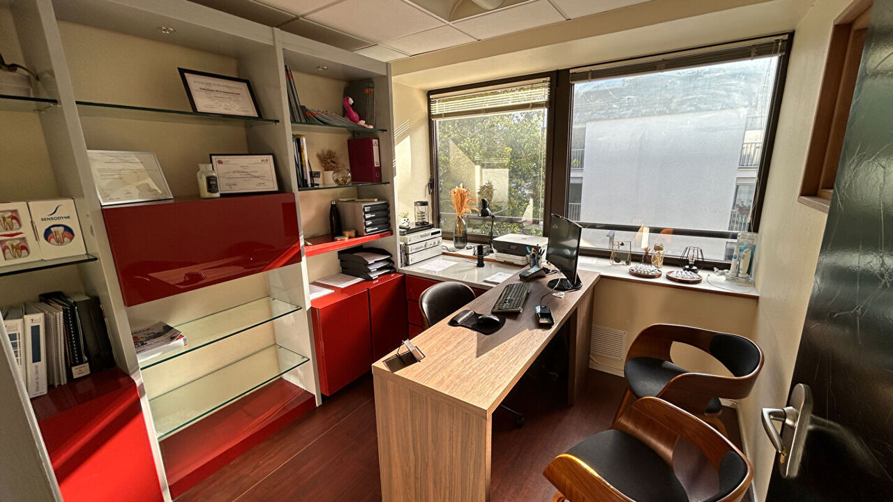 bureau  pièces 180 m2 à louer à Rennes (35000)