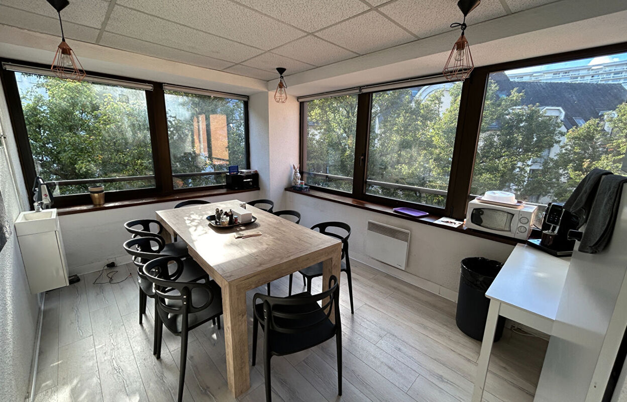 bureau  pièces 70 m2 à louer à Rennes (35000)