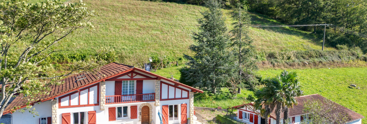 Maison 10 Pièces 238 m² à vendre à Saint-Jean-Pied-de-Port (64220)