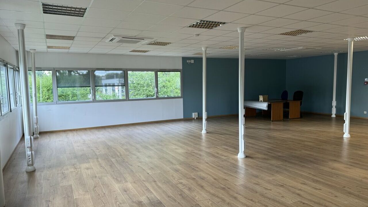 bureau  pièces 440 m2 à louer à Ballan-Miré (37510)