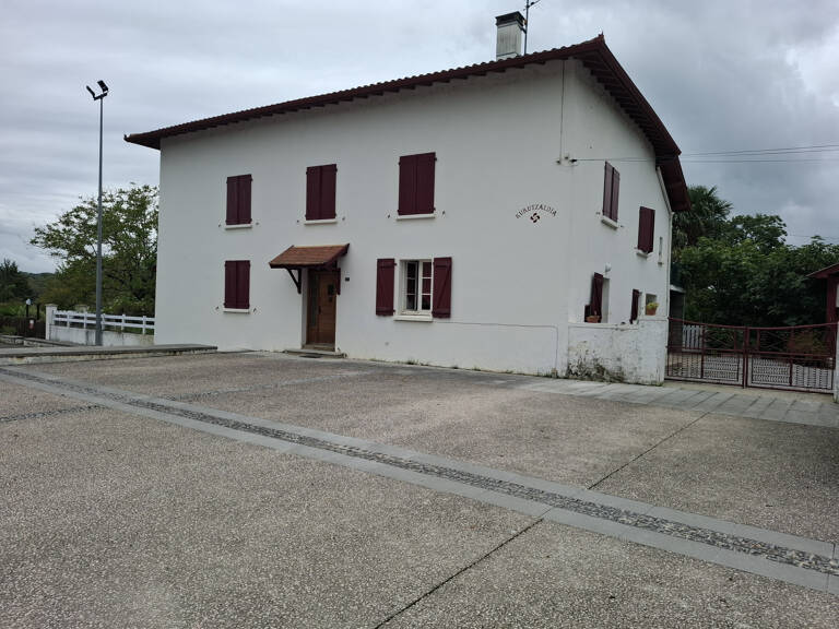 Maison de village à 5 mn de St-Palais. — photo 1