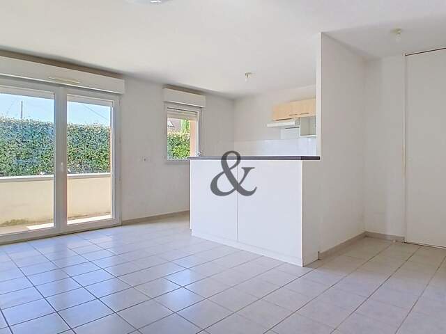 LA CHAUSSÉE ST VICTOR - Appartement T2 43 m² VENDU LOUÉ — photo du bien