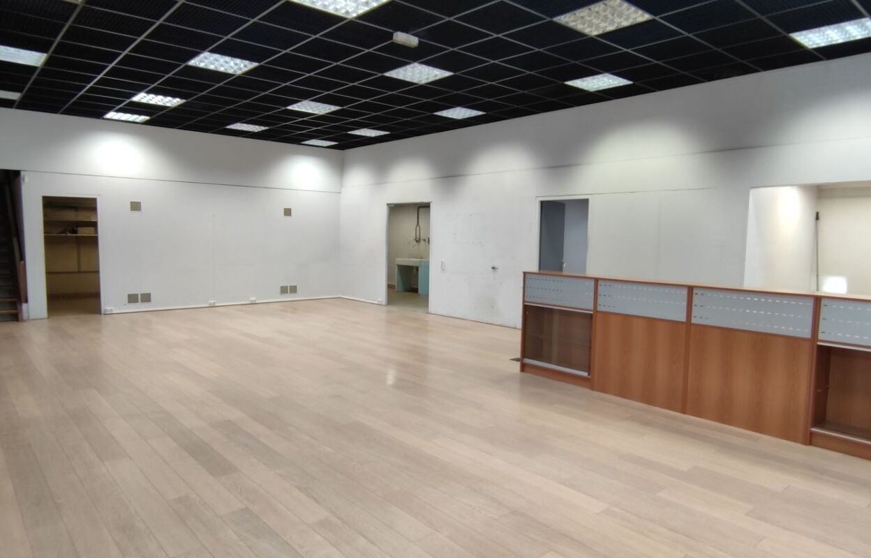 commerce  pièces 220 m2 à vendre à Rezé (44400)