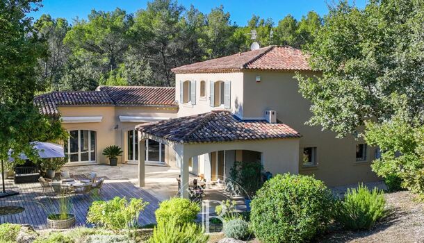 Villa / Maison 9 pièces  à vendre Aix-en-Provence 13100