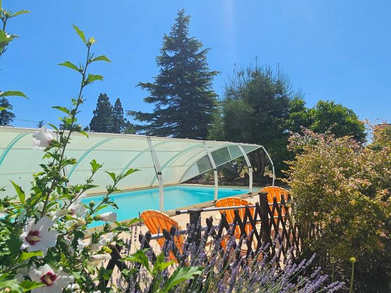 Maison À Vendre La Roche Rigault, 7 pièces, 210 m² — photo 1