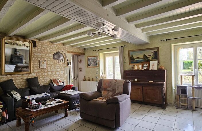 Maison À Vendre La Roche Rigault, 7 pièces, 210 m² — photo 4