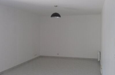 location appartement 404 € CC /mois à proximité de Rodilhan (30230)