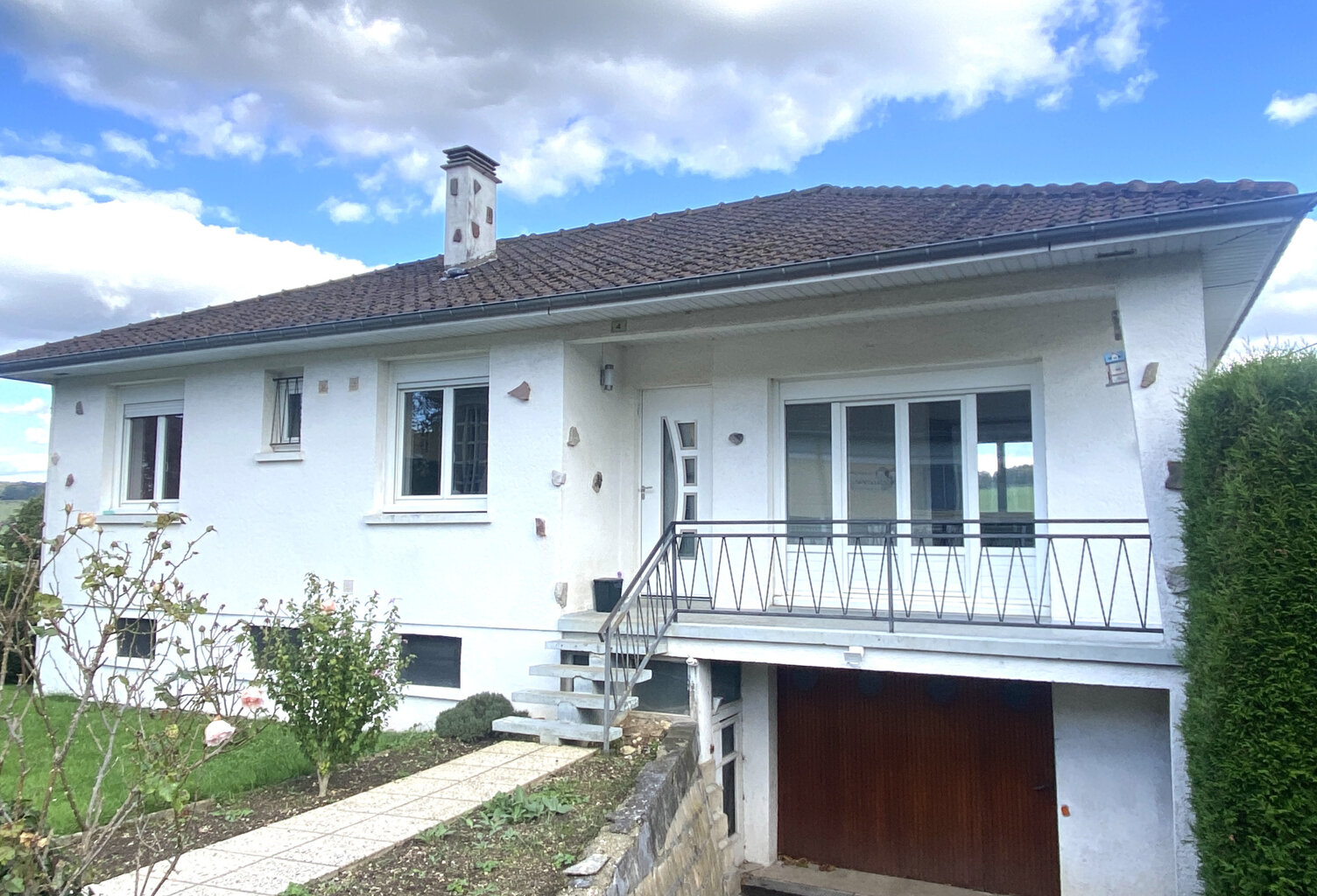 MAISON SITUÉE À AUMALE — photo 1