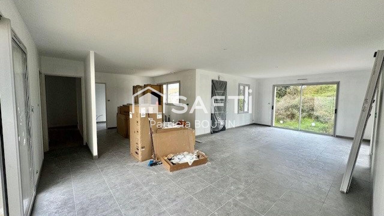 maison 4 pièces 121 m2 à vendre à Échiré (79410)