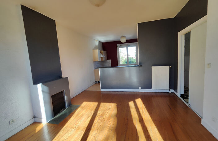 Maison individuelle avec garage et jardin arboré — photo 2