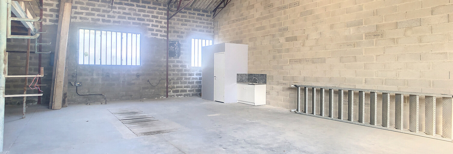 Local industriel  150 m² à louer à Rognonas (13870)