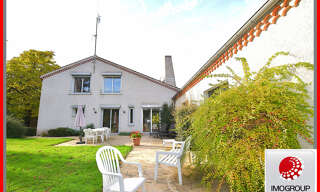 Maison 12 Pièces 253 m² à vendre à Saint-Martin-d'Estréaux (42620)