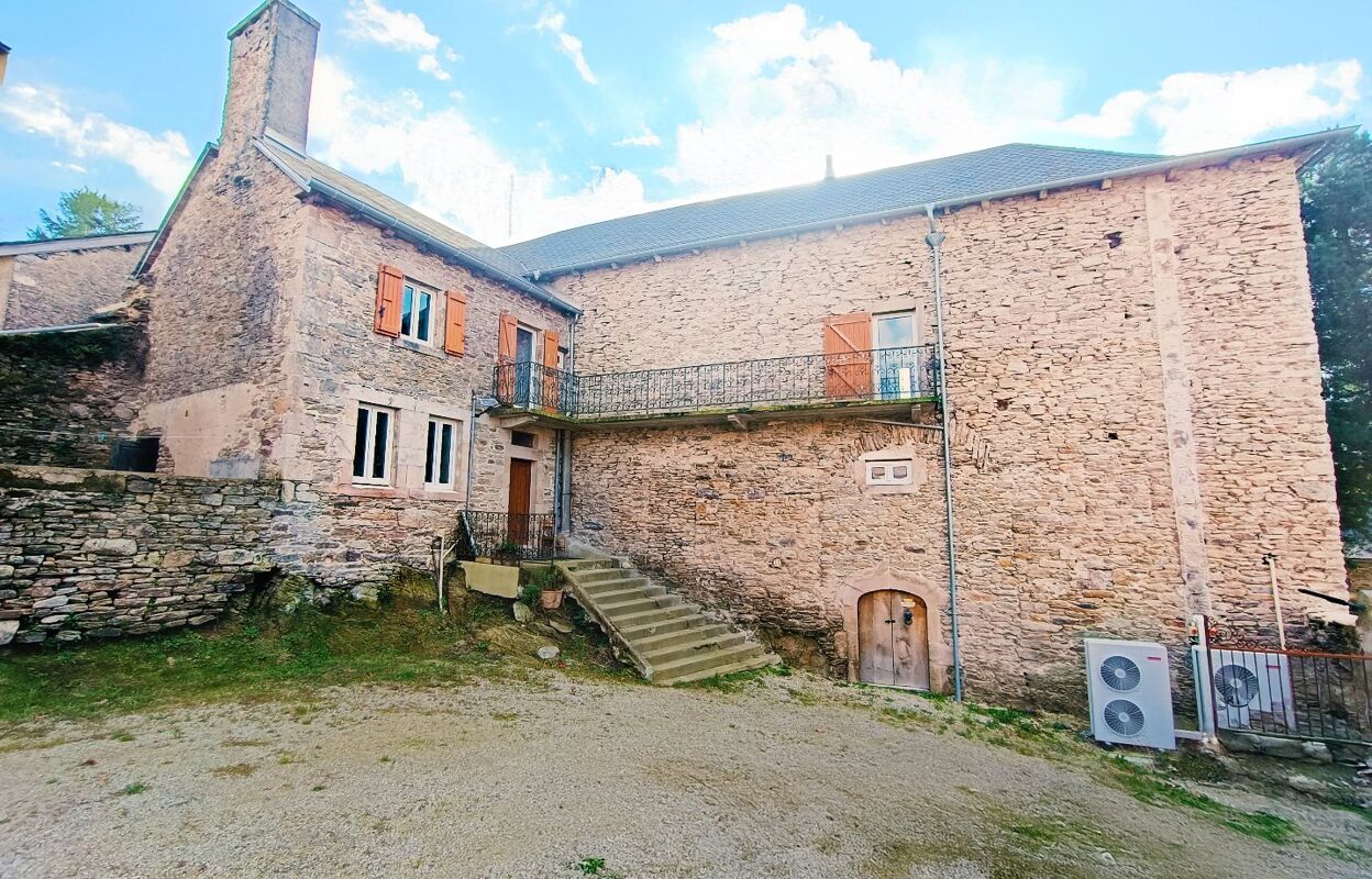 maison 9 pièces 261 m2 à vendre à Salles-Curan (12410)