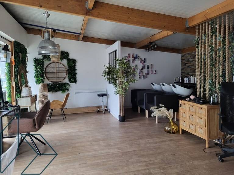 Local commercial — photo 1