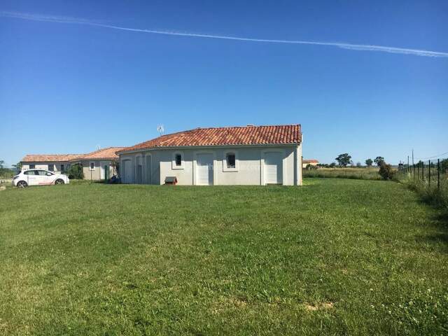 Villa de plain-pied T4 avec jardin. — photo du bien