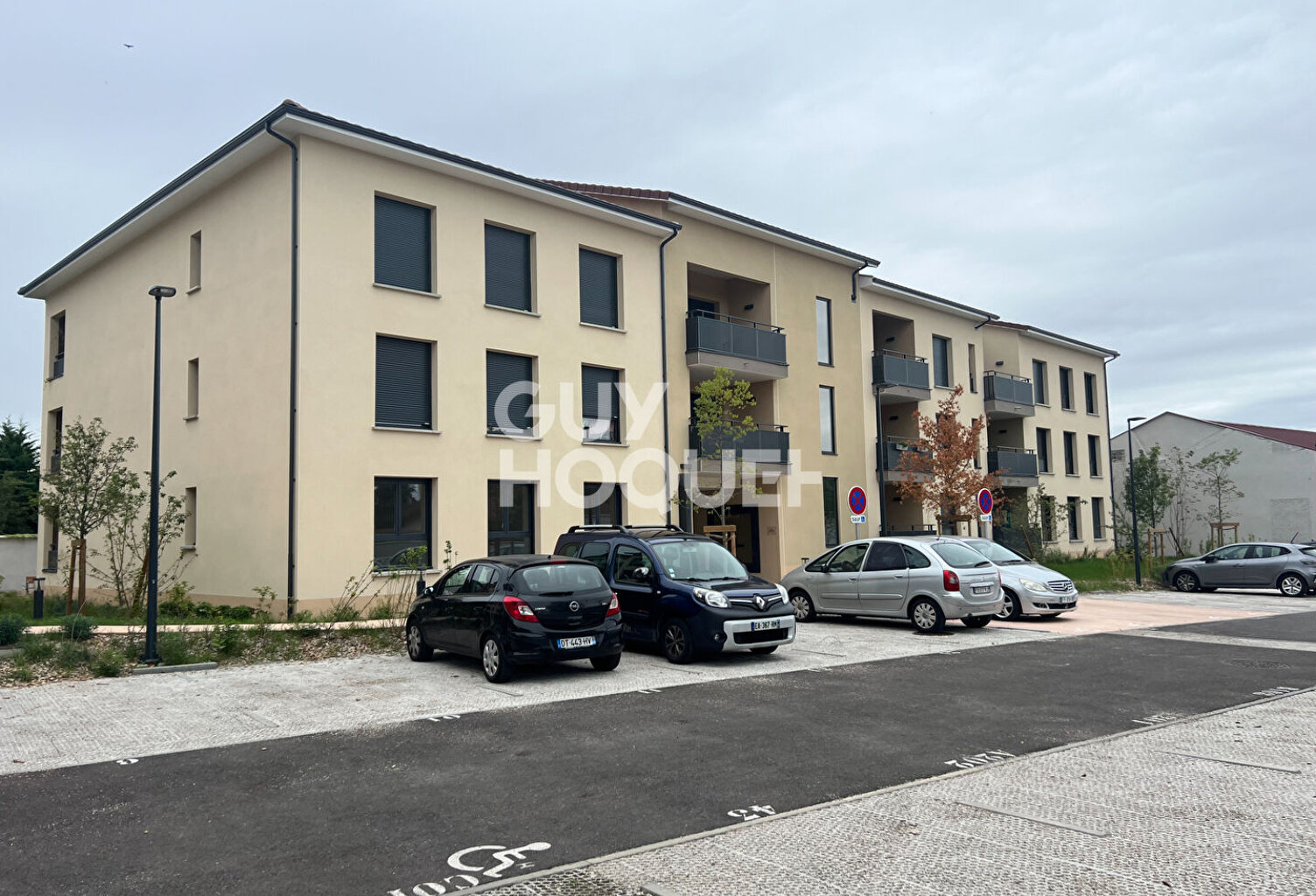 VENTE : appartement T4 (83 m²) à Bourgoin-Jallieu — photo 1