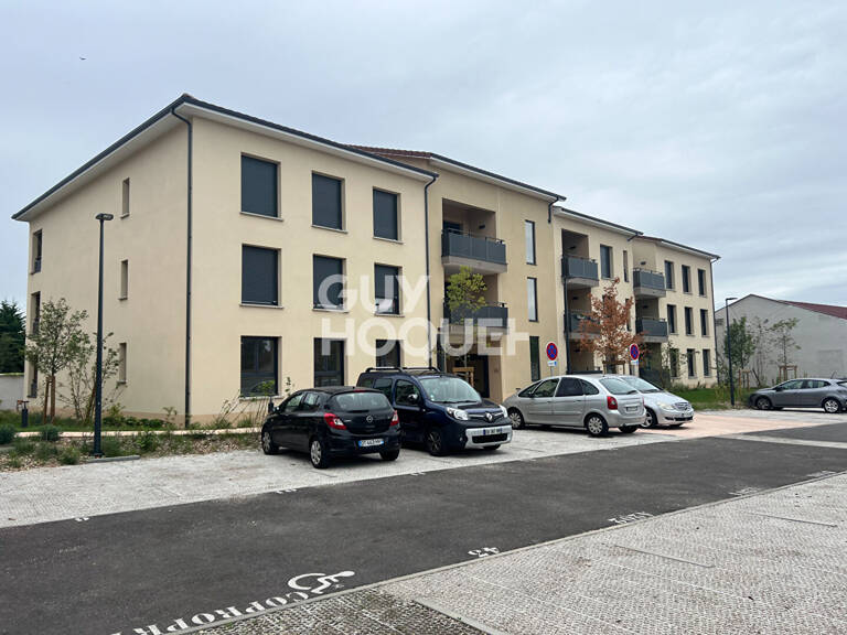 VENTE : appartement T4 (83 m²) à Bourgoin-Jallieu — photo 1