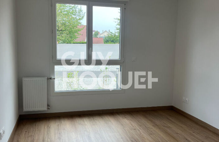 VENTE : appartement T4 (83 m²) à Bourgoin-Jallieu — photo 2