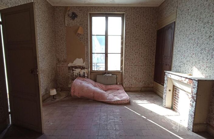 Bâtisse de 202 m² à rénover centre LORRIS ! — photo 4