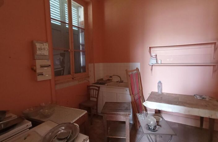 Bâtisse de 202 m² à rénover centre LORRIS ! — photo 5
