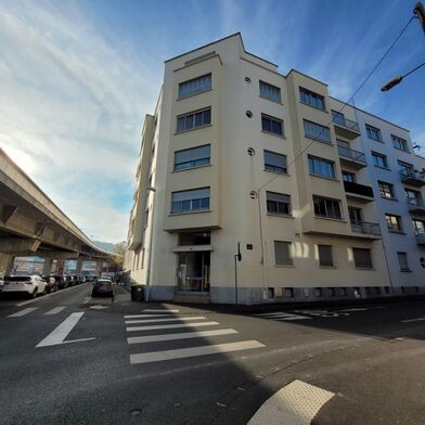 Appartement 2 pièces 700 €